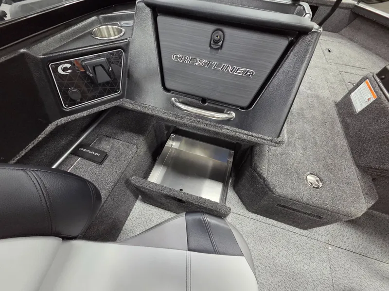 Slide: The Image of Crestliner 1750 Fish Hawk WT JS 2026 - 22