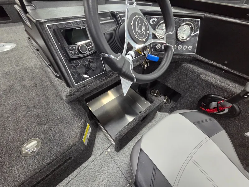 Slide: The Image of Crestliner 1750 Fish Hawk WT JS 2026 - 24