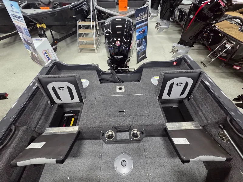 Slide: The Image of Crestliner 1750 Fish Hawk WT JS 2026 - 31