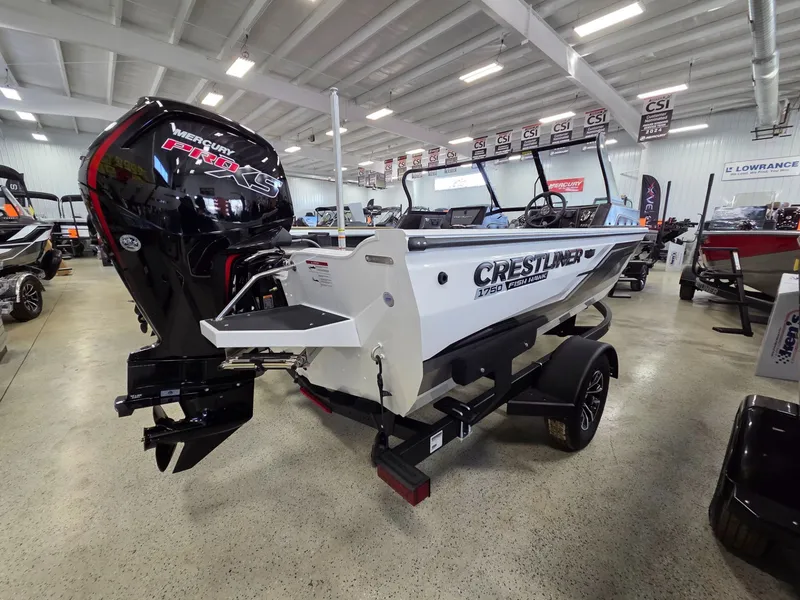 Slide: The Image of Crestliner 1750 Fish Hawk WT JS 2026 - 4