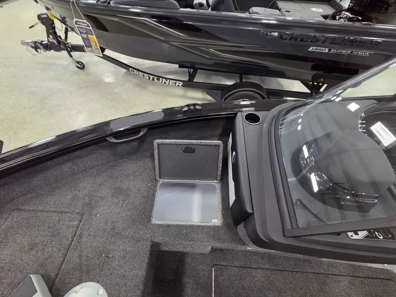 Slide: The Image of Crestliner 1750 Super Hawk 2026 - 16