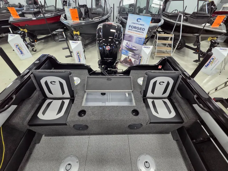 Slide: The Image of Crestliner 1750 Super Hawk 2026 - 28