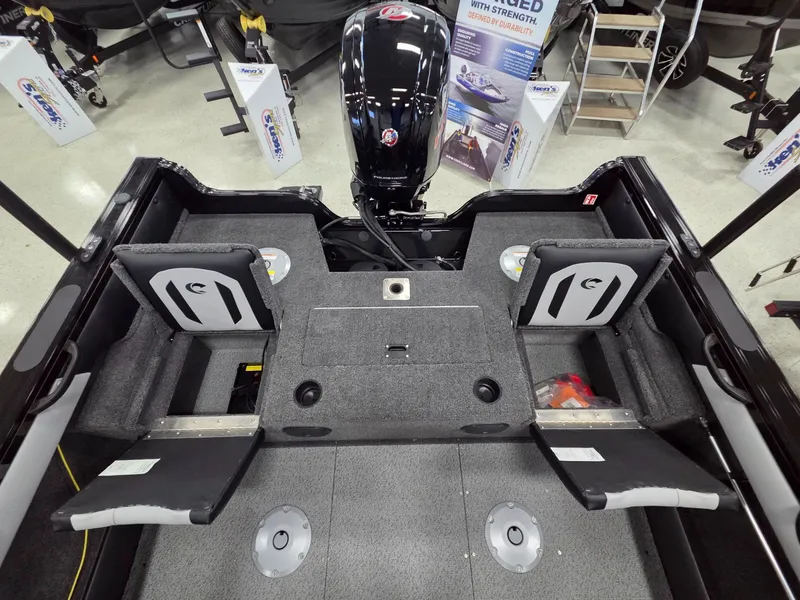 Slide: The Image of Crestliner 1750 Super Hawk 2026 - 29