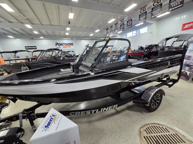 Slide: The Image of Crestliner 1750 Super Hawk 2026 - 8