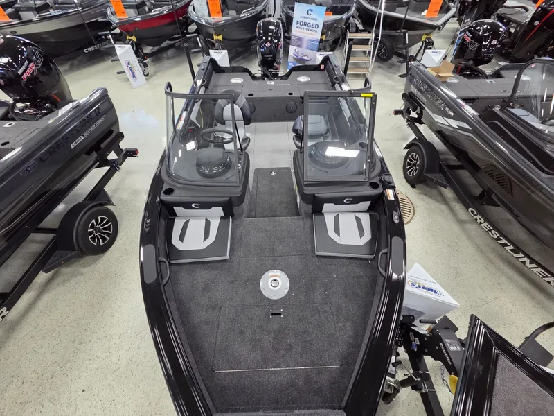 Slide: The Image of Crestliner 1750 Super Hawk 2026 - 9