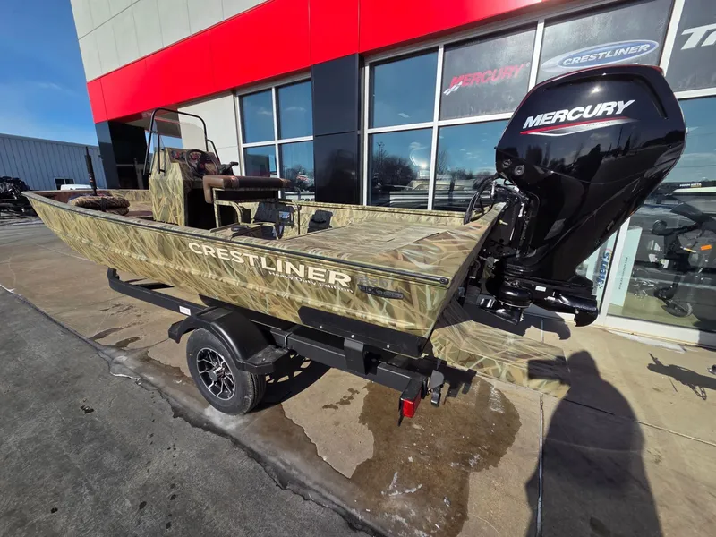 Slide: The Image of Crestliner 1870 RETRIEVER FWD 2026 - 3