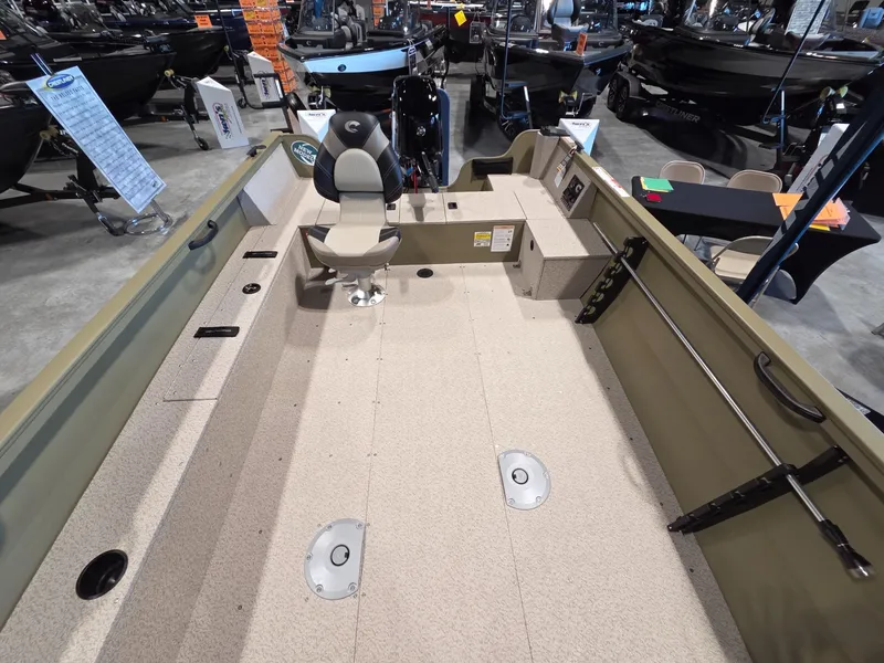 Slide: The Image of Crestliner 1850 Kodiak Tiller 2026 - 11