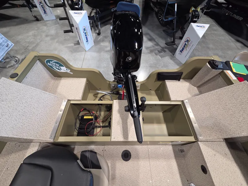 Slide: The Image of Crestliner 1850 Kodiak Tiller 2026 - 16