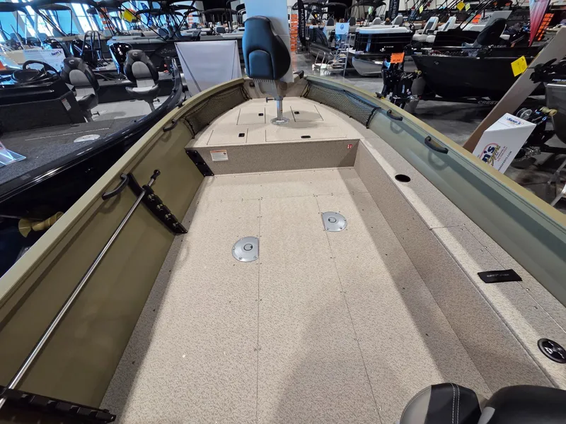 Slide: The Image of Crestliner 1850 Kodiak Tiller 2026 - 17