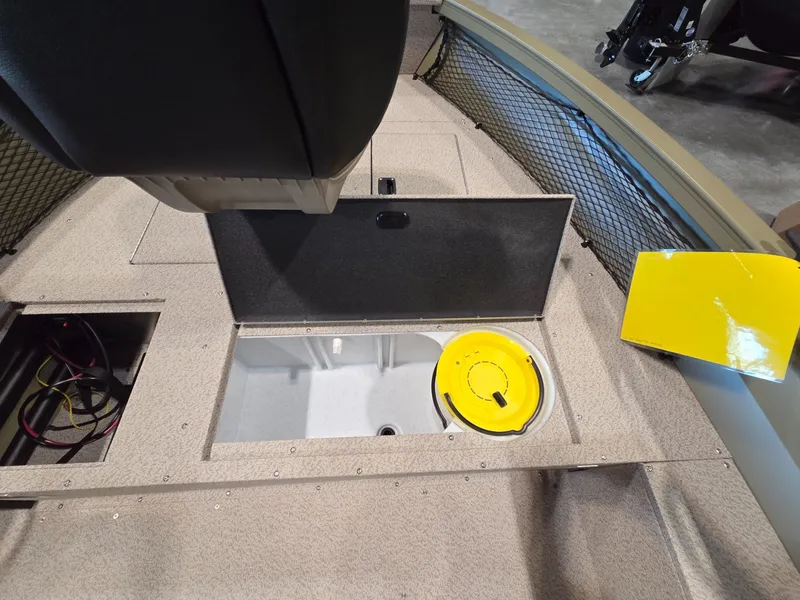 Slide: The Image of Crestliner 1850 Kodiak Tiller 2026 - 9