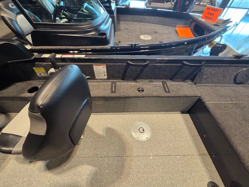 Slide: The Image of Interior of Crestliner 1850 Kodiak SC 2026 boat. - 12