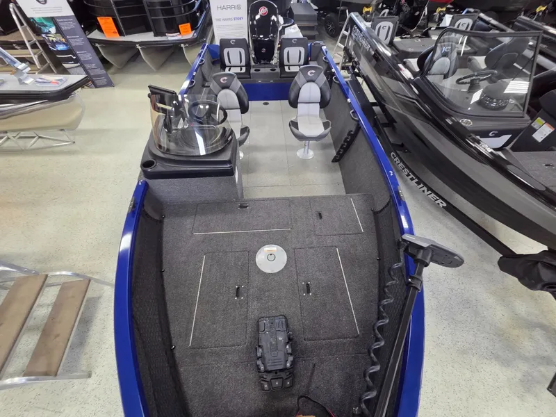 Slide: The Image of Crestliner 1850 Kodiak SC 2026 - 13