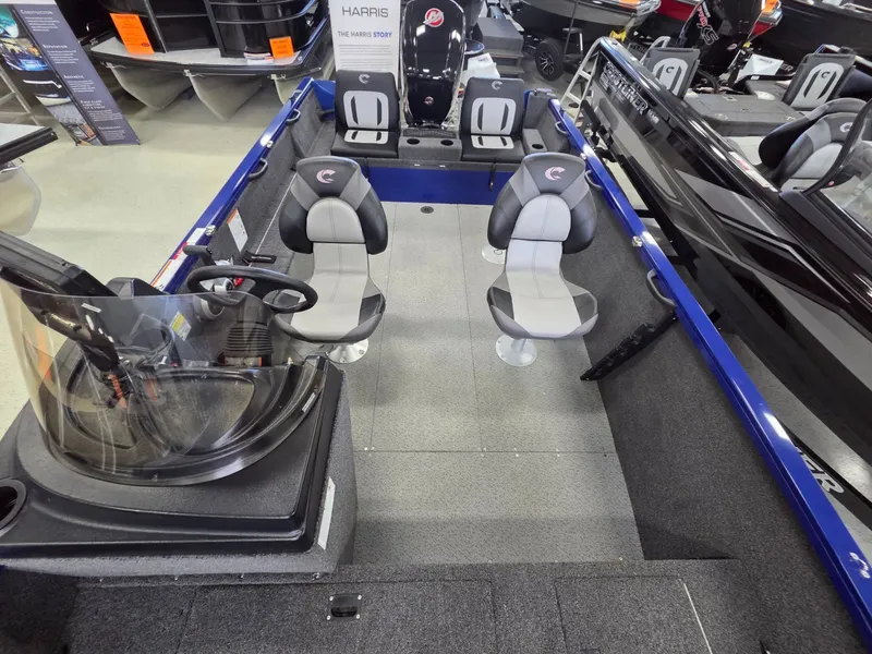 Slide: The Image of Crestliner 1850 Kodiak SC 2026 - 14