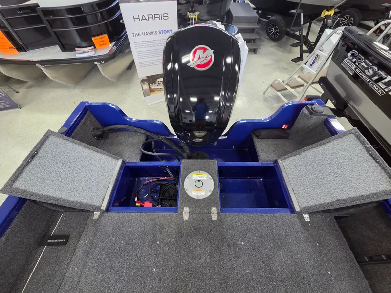 Slide: The Image of Crestliner 1850 Kodiak SC 2026 - 19