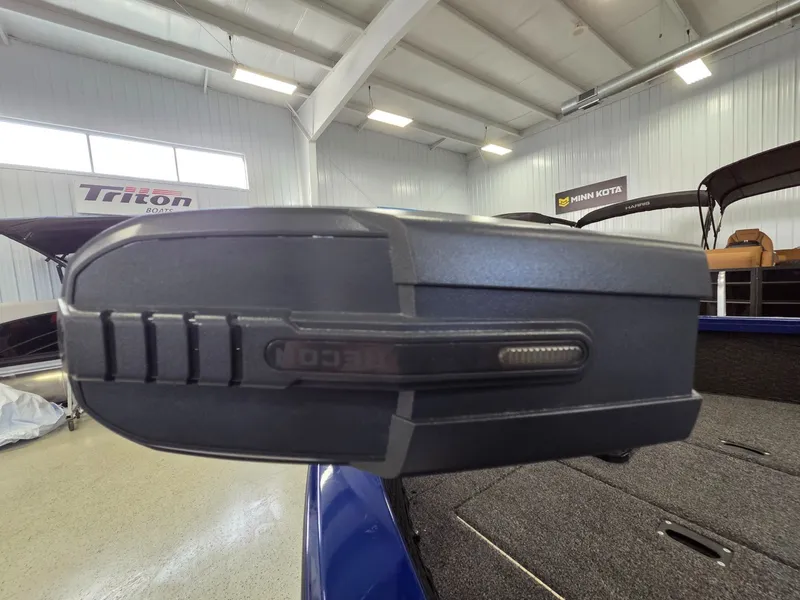 Slide: The Image of Crestliner 1850 Kodiak SC 2026 - 7