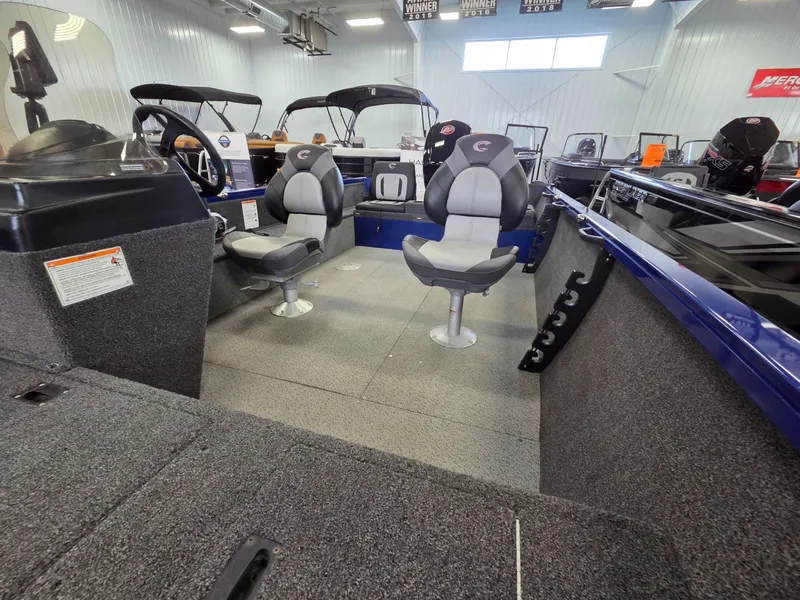 Slide: The Image of Crestliner 1850 Kodiak SC 2026 - 9