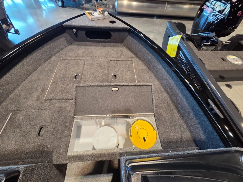 Slide: The Image of Crestliner 1850 Kodiak WT 2026 - 10