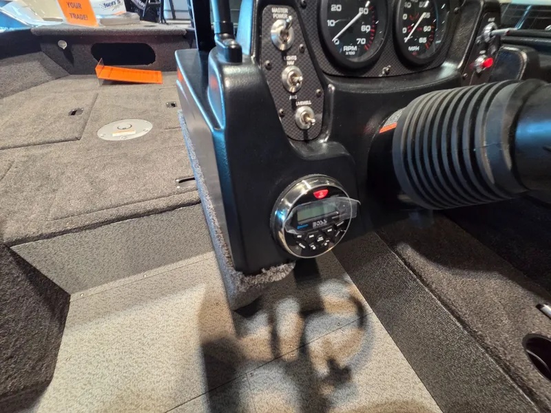 Slide: The Image of Crestliner 1850 Kodiak WT 2026 - 15