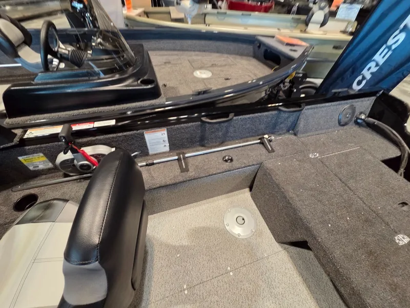 Slide: The Image of Crestliner 1850 Kodiak WT 2026 - 16