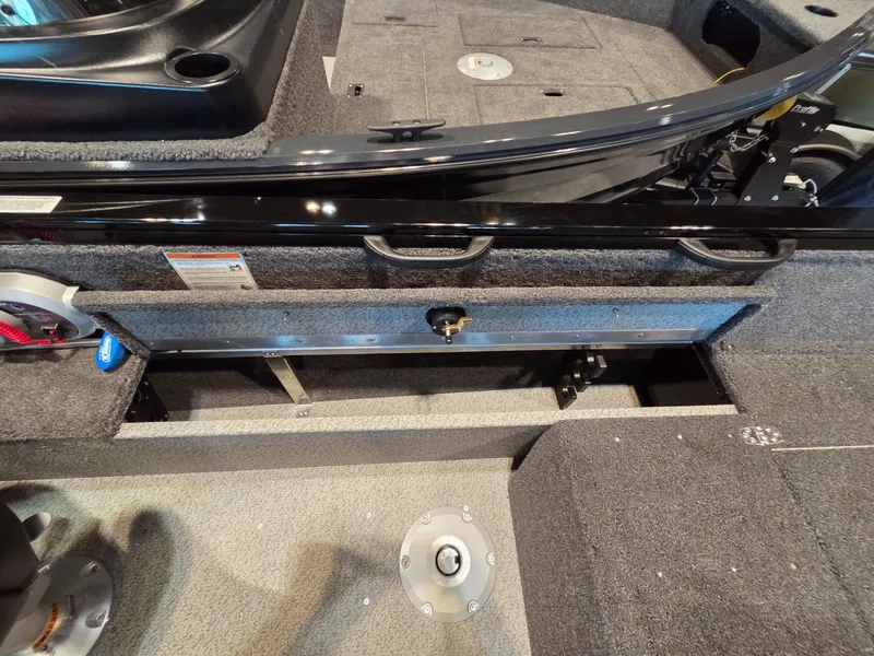 Slide: The Image of Crestliner 1850 Kodiak WT 2026 - 17