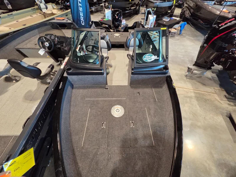 Slide: The Image of Crestliner 1850 Kodiak WT 2026 - 6