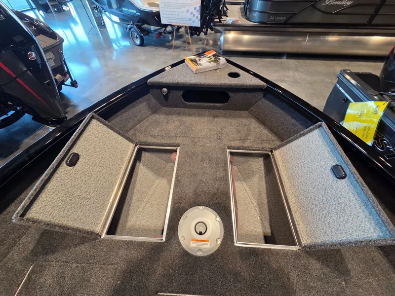 Slide: The Image of Crestliner 1850 Kodiak WT 2026 - 8