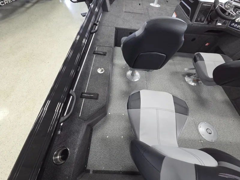 Slide: The Image of Crestliner 1850 Fish Hawk SC JS 2026 - 13