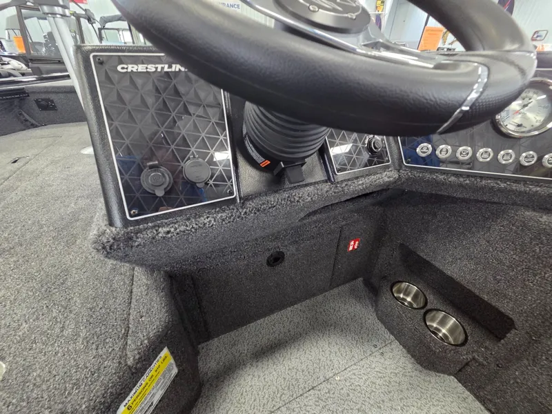 Slide: The Image of Crestliner 1850 Fish Hawk SC JS 2026 - 19