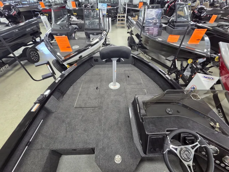 Slide: The Image of Crestliner 1850 Fish Hawk SC JS 2026 - 21