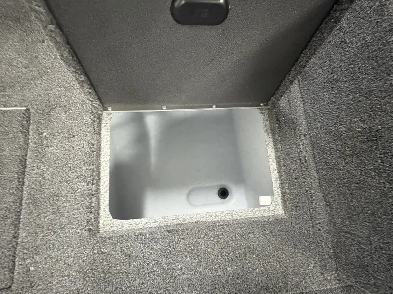 Slide: The Image of Crestliner 1850 Fish Hawk WT JS 2026 - 10