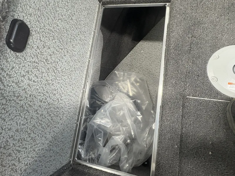 Slide: The Image of Crestliner 1850 Fish Hawk WT JS 2026 - 12