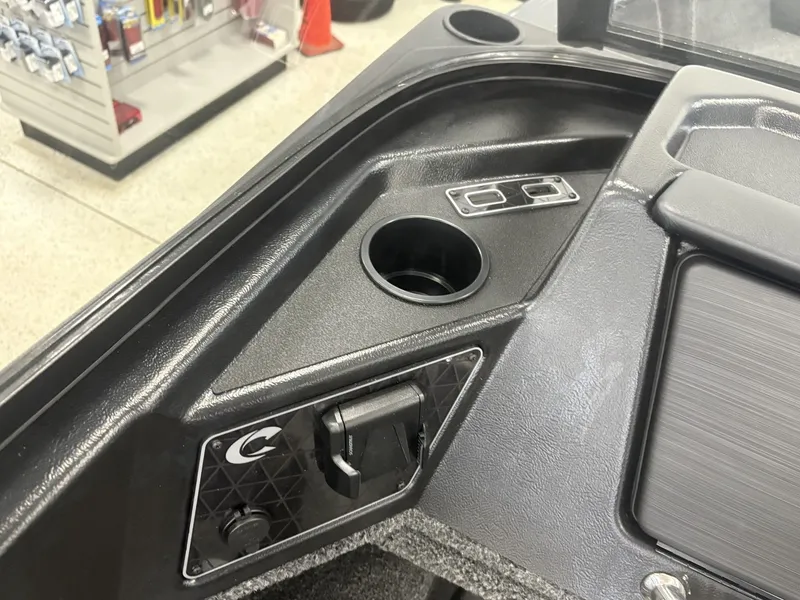 Slide: The Image of Crestliner 1850 Fish Hawk WT JS 2026 - 15