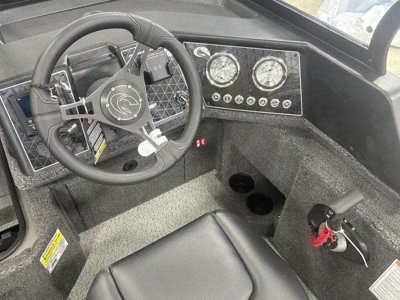 Slide: The Image of Crestliner 1850 Fish Hawk WT JS 2026 - 16