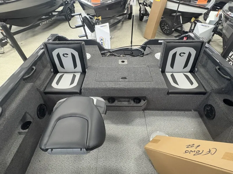 Slide: The Image of Crestliner 1850 Fish Hawk WT JS 2026 - 22