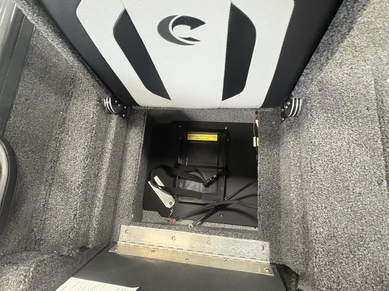 Slide: The Image of Crestliner 1850 Fish Hawk WT JS 2026 - 24