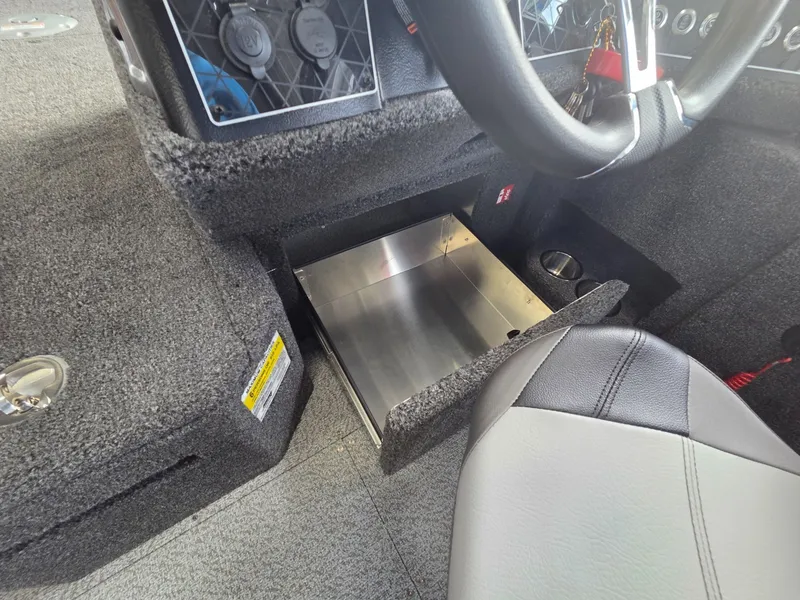 Slide: The Image of Crestliner 1850 Fish Hawk WT JS 2026 - 16