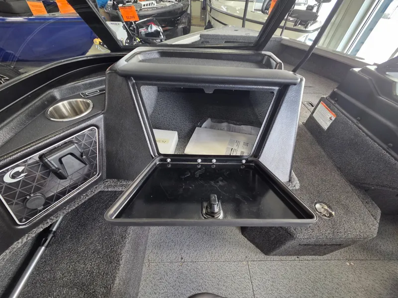 Slide: The Image of Crestliner 1850 Fish Hawk WT JS 2026 - 12