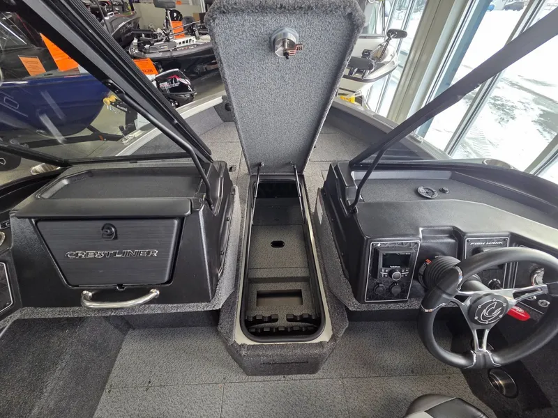 Slide: The Image of Crestliner 1850 Fish Hawk WT JS 2026 - 14