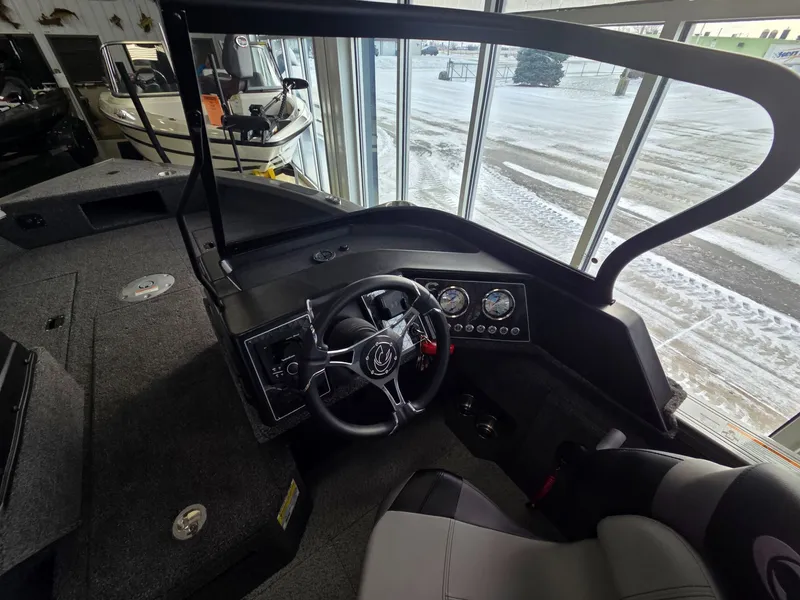 Slide: The Image of Crestliner 1850 Fish Hawk WT JS 2026 - 15