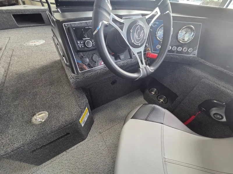 Slide: The Image of Crestliner 1850 Fish Hawk WT JS 2026 - 17