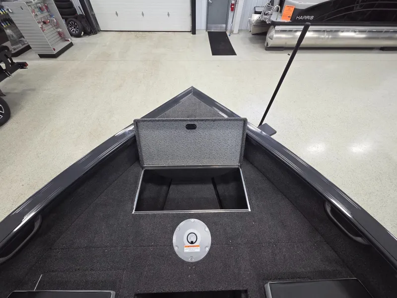 Slide: The Image of Crestliner 1850 Super Hawk 2026 - 12