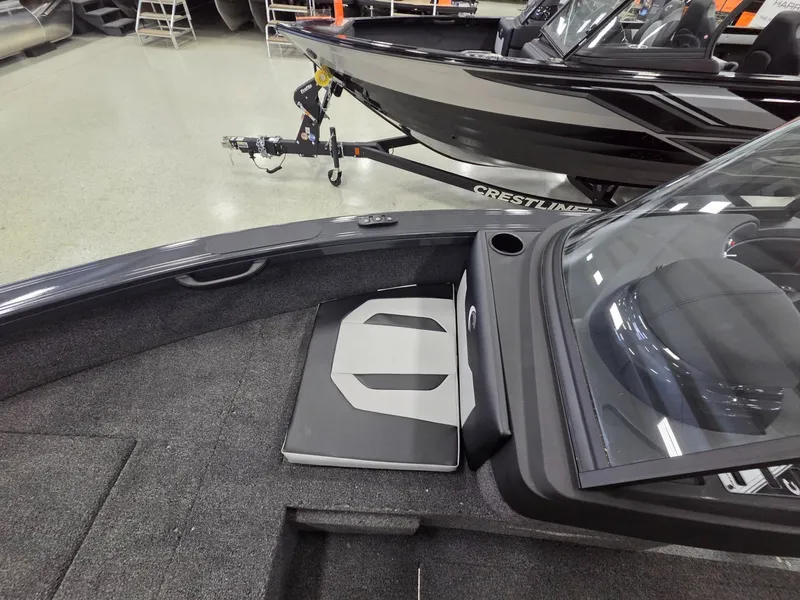 Slide: The Image of Crestliner 1850 Super Hawk 2026 - 15