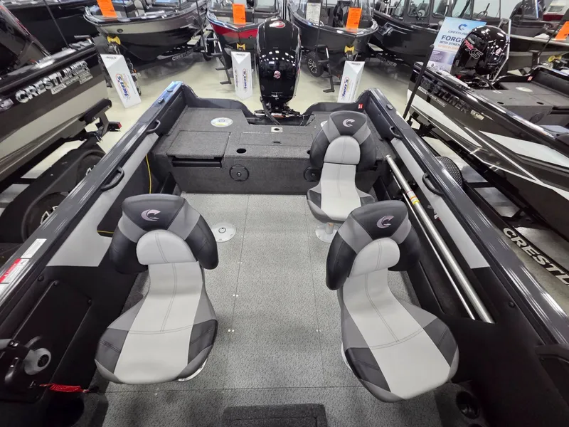 Slide: The Image of Crestliner 1850 Super Hawk 2026 - 25