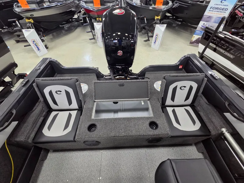 Slide: The Image of Crestliner 1850 Super Hawk 2026 - 29