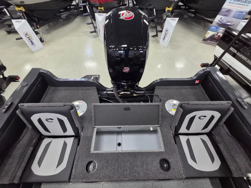 Slide: The Image of Crestliner 1850 Super Hawk 2026 - 30