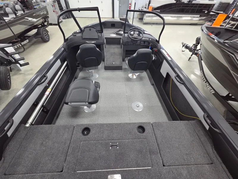 Slide: The Image of Crestliner 1850 Super Hawk 2026 - 32