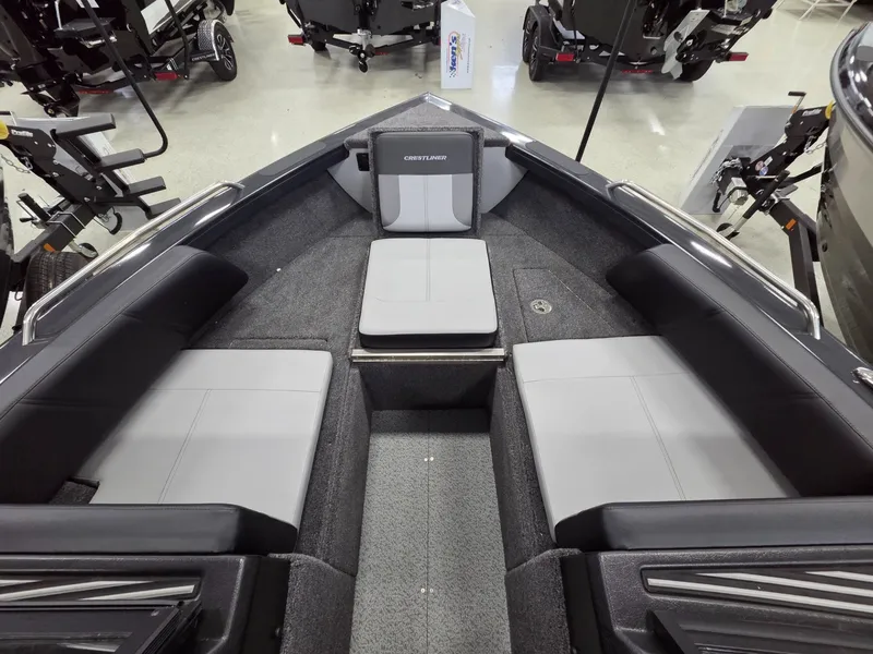 Slide: The Image of Crestliner 1850 Sportfish 2026 - 11