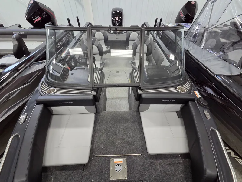 Slide: The Image of Crestliner 1850 Sportfish 2026 - 16