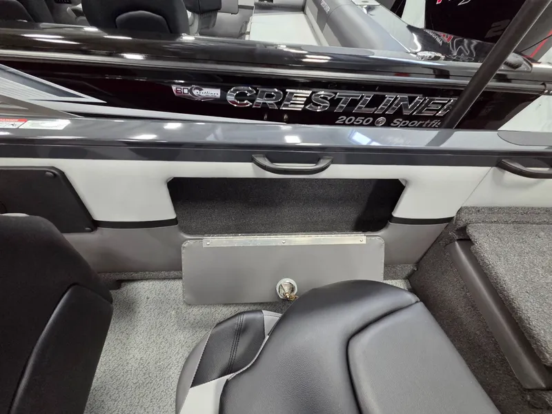 Slide: The Image of Crestliner 1850 Sportfish 2026 - 28