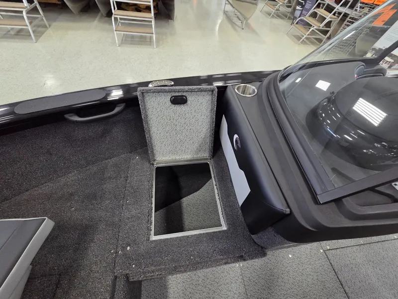 Slide: The Image of Crestliner 1950 Superhawk 2026 - 12